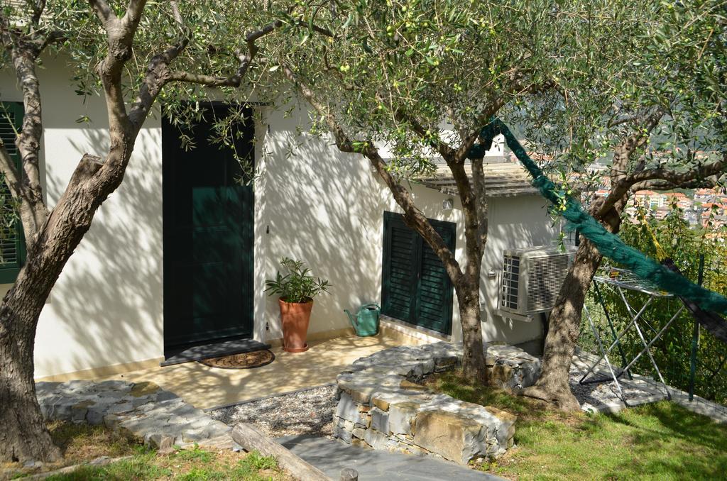 Agri Bed - L'Affittacamere In Collina - Guest Room On The Hill Lavagna Habitación foto